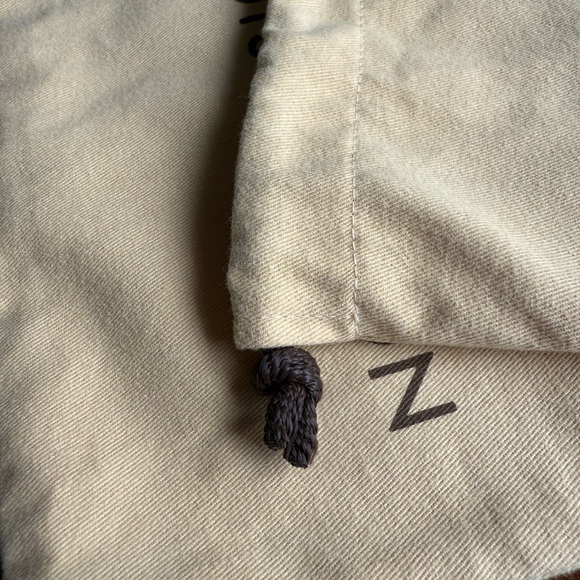 Louis Vuitton Pouch - Picture 3 of 5